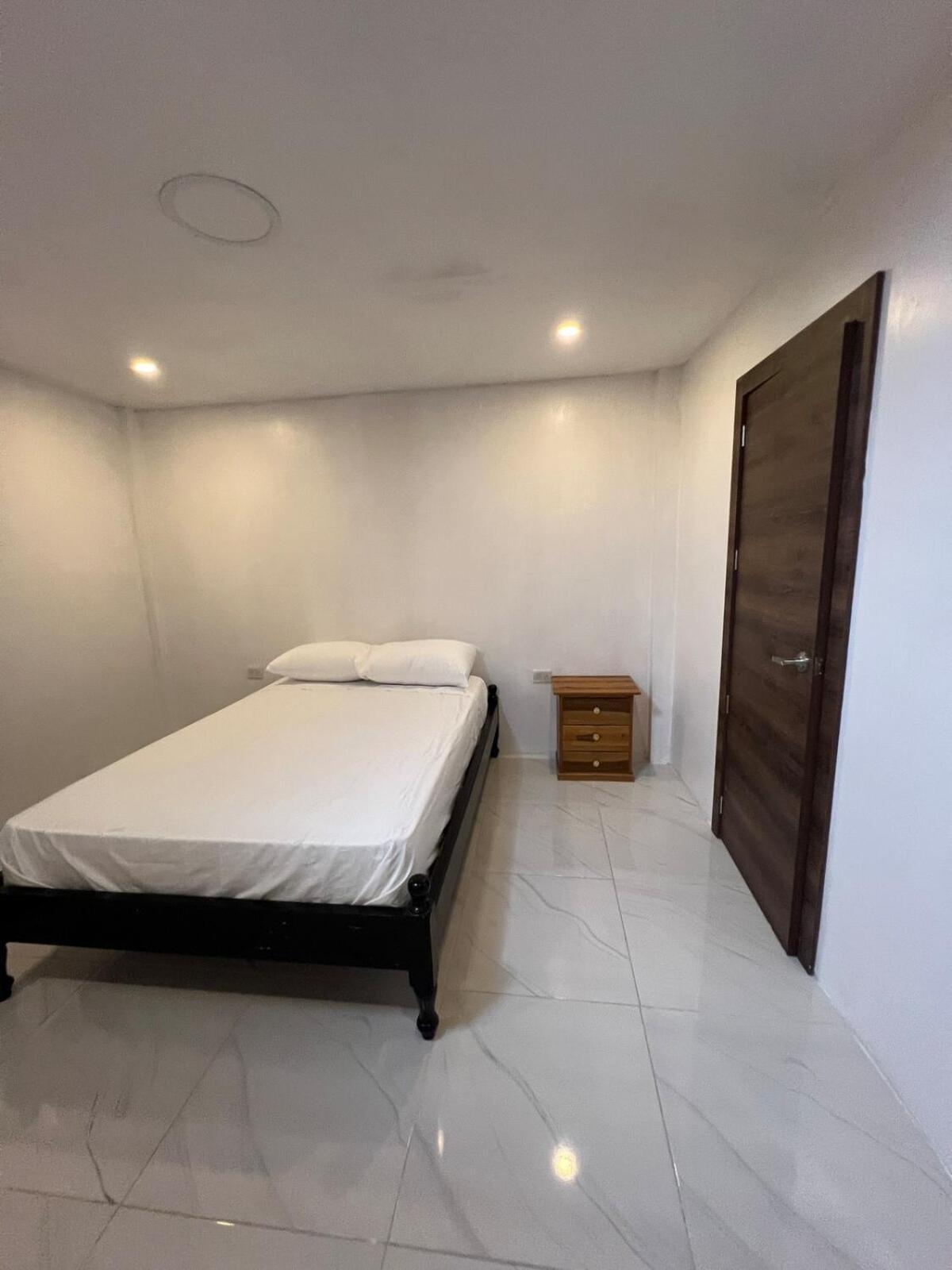 Kairos Beach House By The Sea, Pool, And Jacuzzi バレニタ エクステリア 写真
