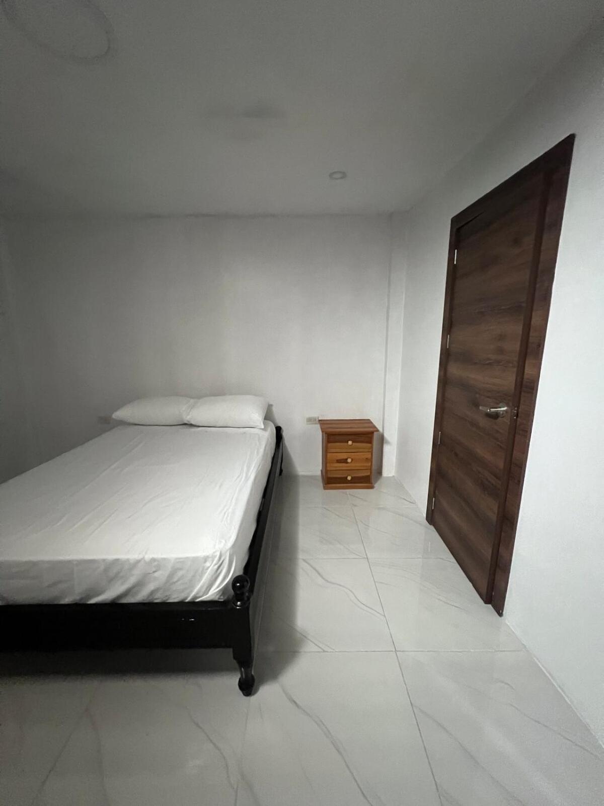 Kairos Beach House By The Sea, Pool, And Jacuzzi バレニタ エクステリア 写真