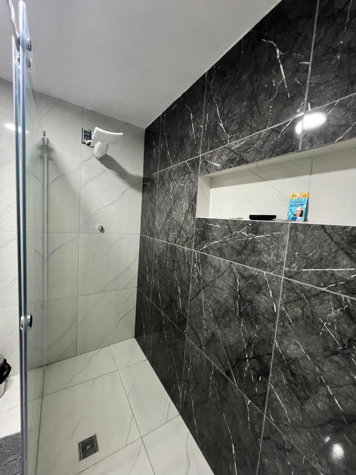 Kairos Beach House By The Sea, Pool, And Jacuzzi バレニタ エクステリア 写真